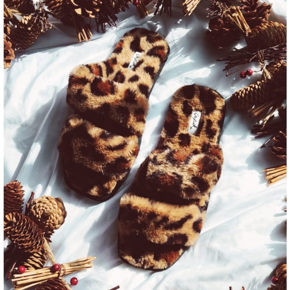 🚨ONLY A FEW LEFT//leopard fur slides - Picture 5 of 5